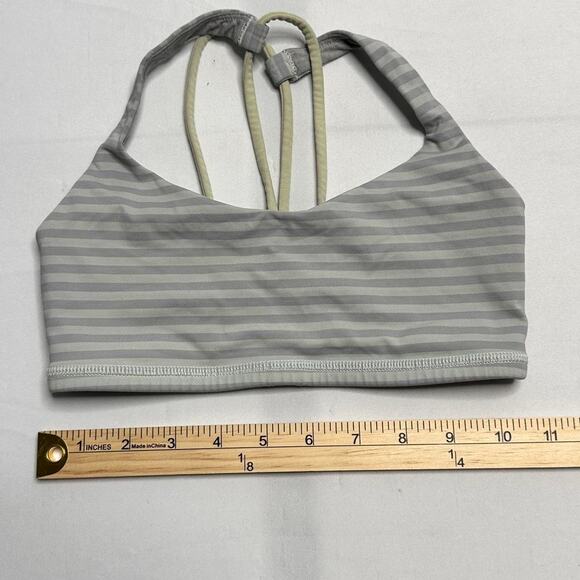 Lululemon Size 2 Sports Bra - Picture 3 of 3